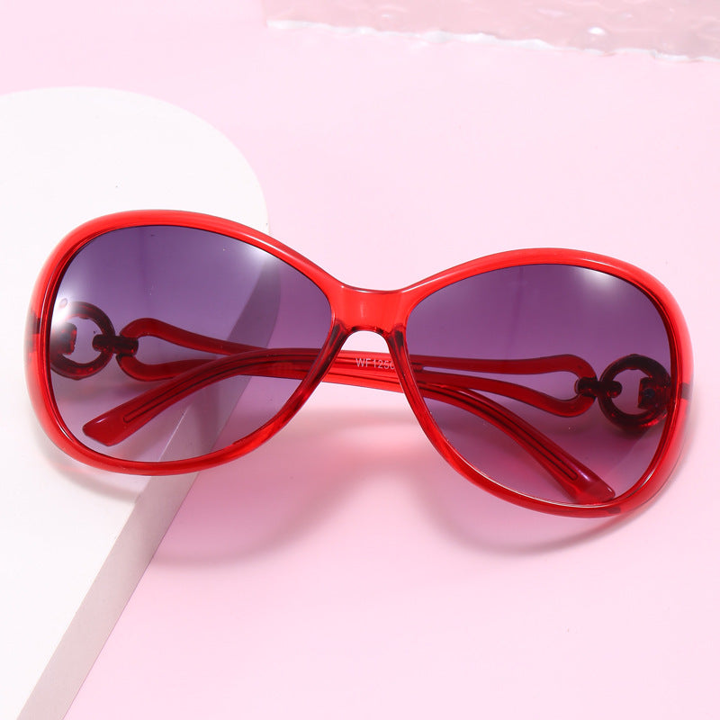 Damen Modische Sonnenbrille mit retro Akzenten Brehn