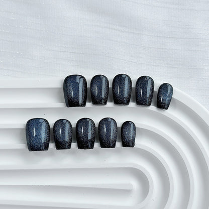 Künstlerisches Press-On Nagelkunstset mit Herz- und himmlischen Designs