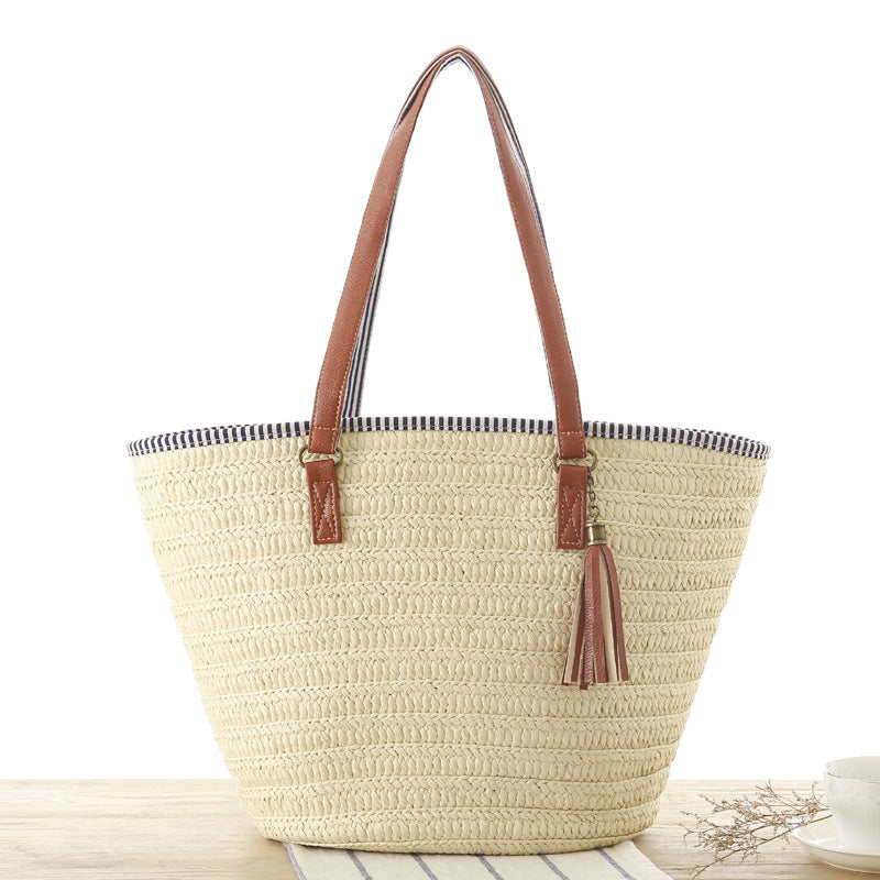 Strandtasche Aus Handgewebtem Naturmaterial mit Elegantem Lederakzent Brehn