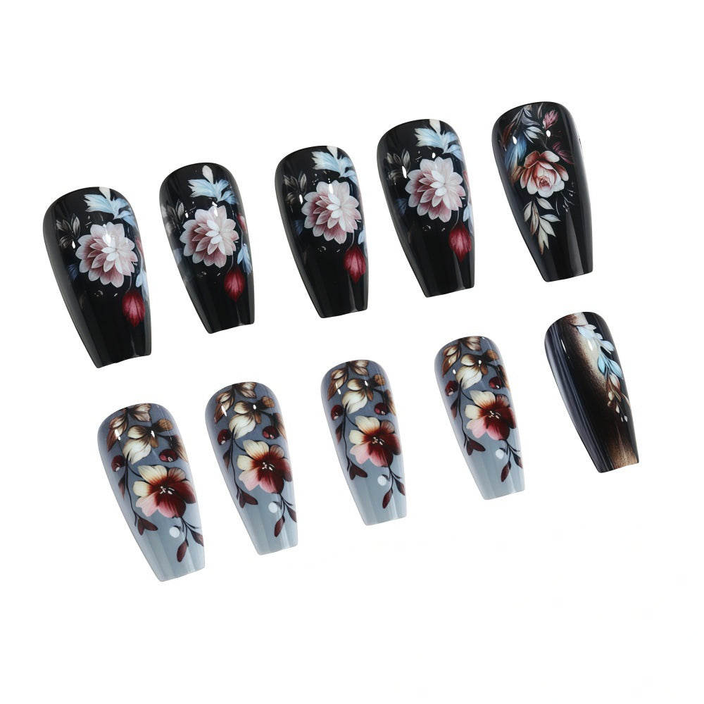 Kunstnägel mit floralem Design und luxuriösem Finish Brehn