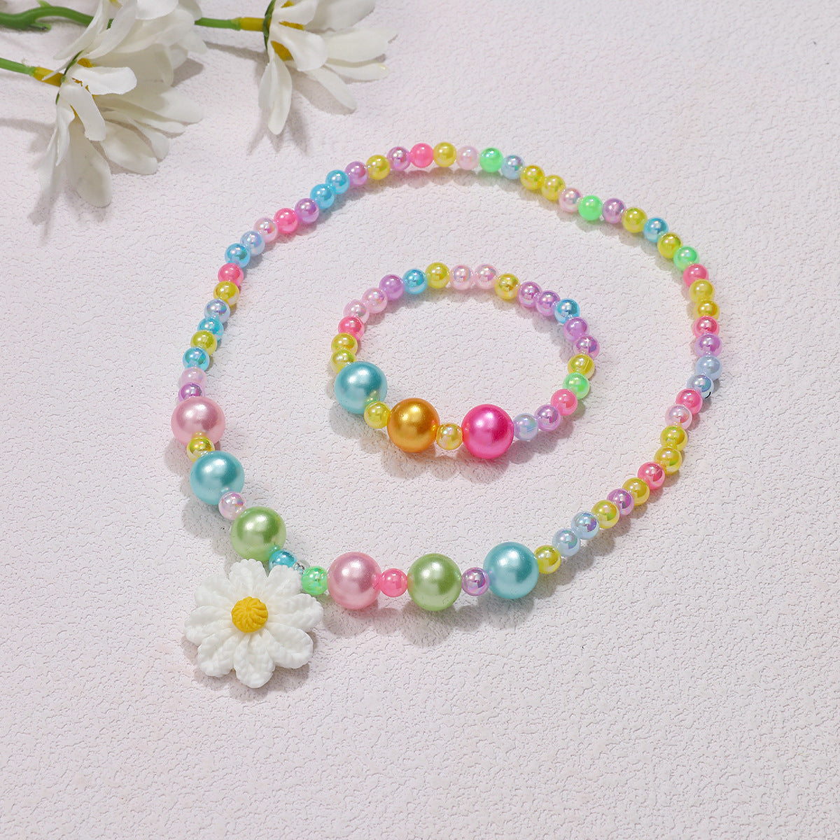 Verspieltes Schmuckset mit Blumenanhänger Brehn