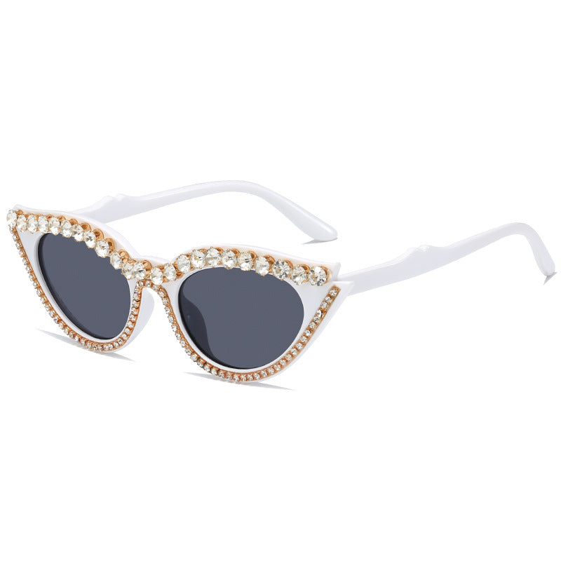 Damen extravagante Cat-Eye Sonnenbrille mit glamourösen Kristallverzierungen Brehn