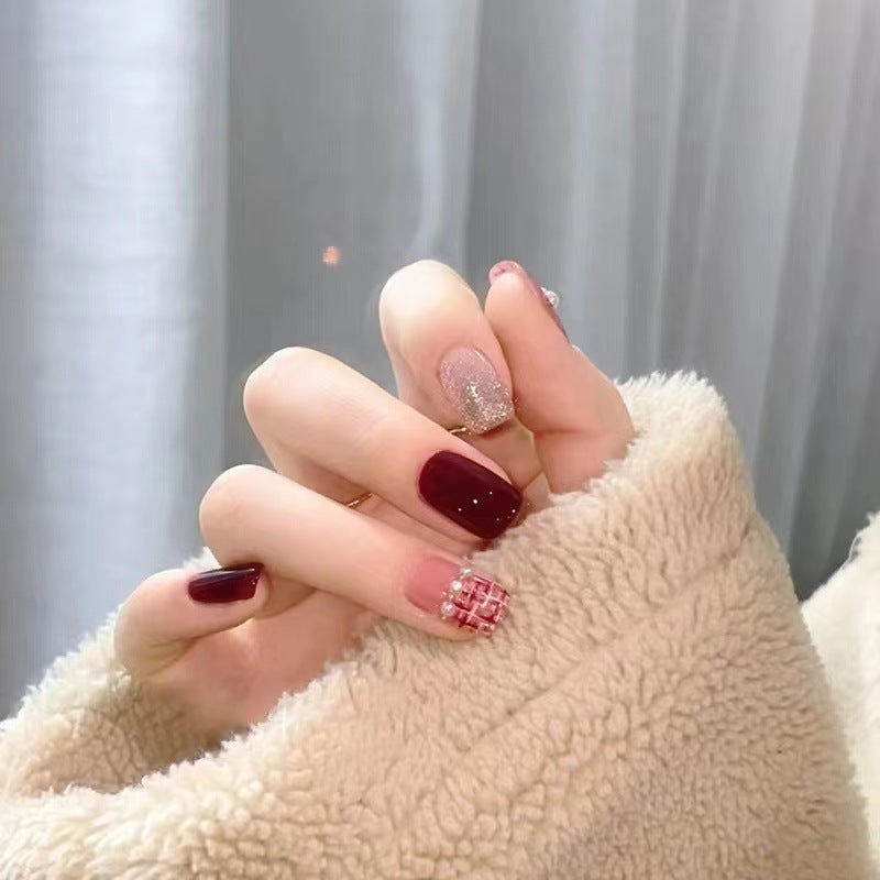 Kunstvoll gestaltete Nagelkunst Brehn