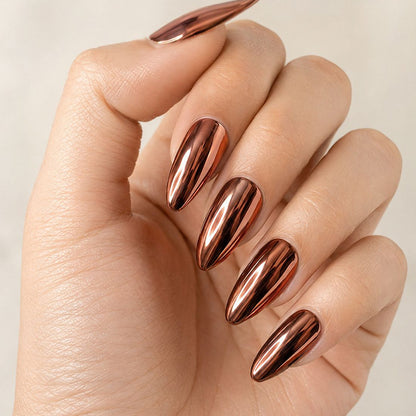 Glänzende Stiletto-Nagelkunstverlängerungen Brehn