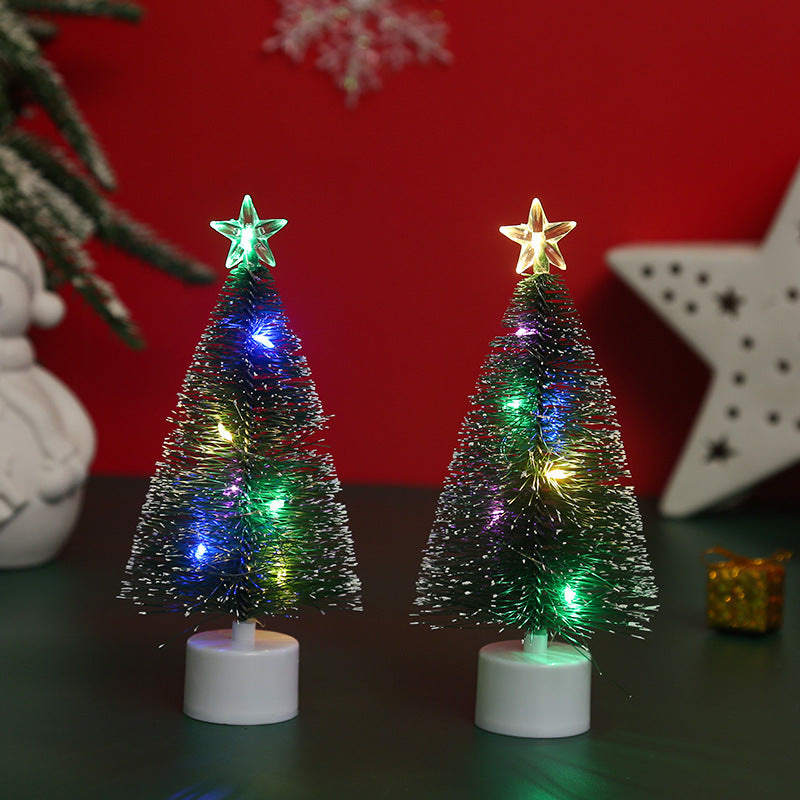 Dekorativer Weihnachtsbaum mit Lichtern Brehn