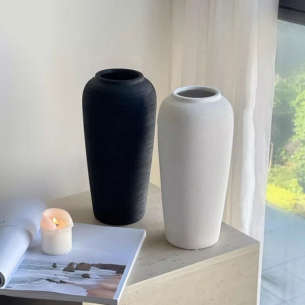 Elegante strukturierte Keramikvase