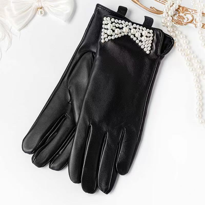 Elegante Lederhandschuhe mit Kettendetails Brehn