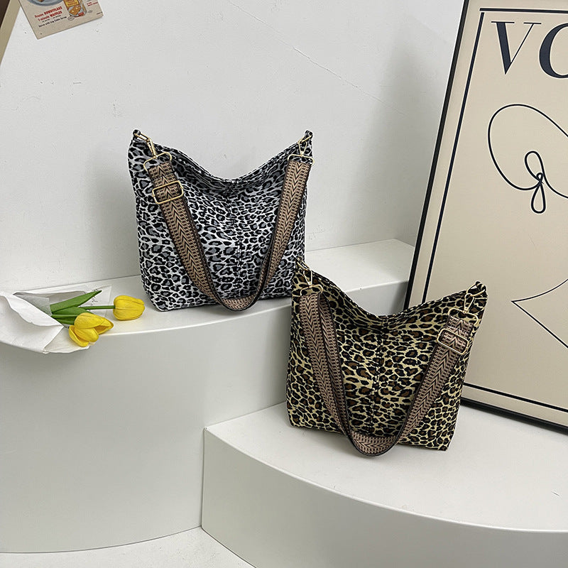 Stylische Tierdruck Schultertasche