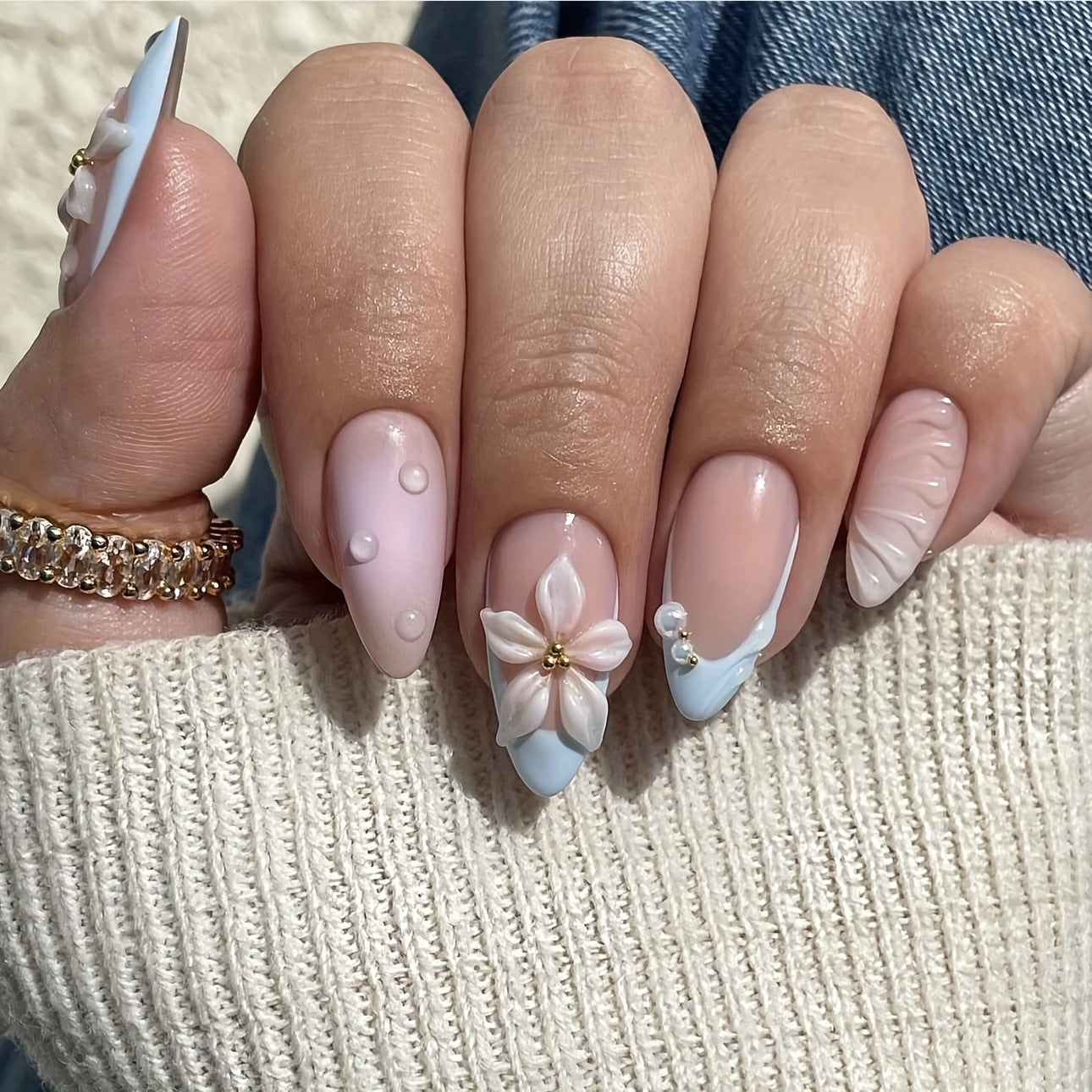 Künstlerische Florale Nagelverzierungen Brehn
