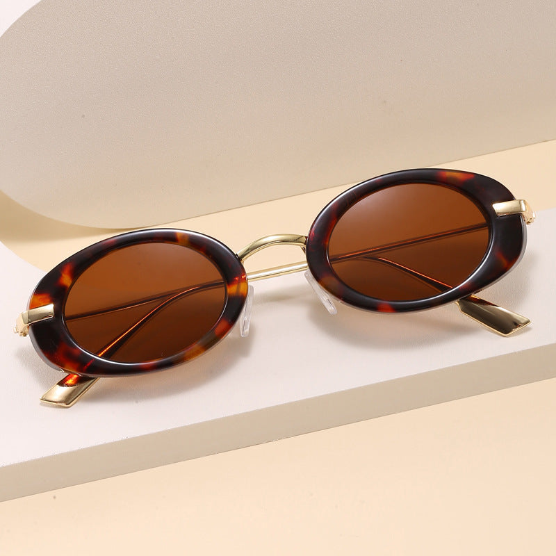 Modische Brille mit Ovalem Rahmen Brehn