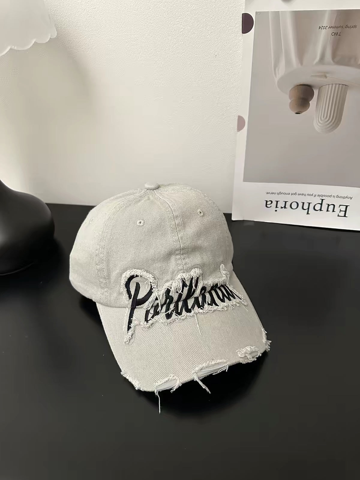 Gealterte Jeans Baseballkappe mit gesticktem Text