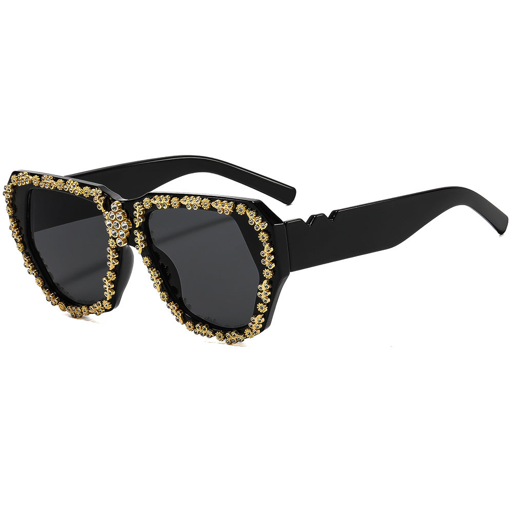 Damen modische Sonnenbrille mit opulentem Kristallrahmen Brehn