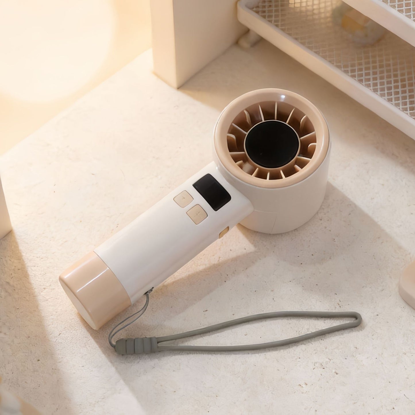 Damen Tragbarer Handventilator mit digitaler Temperaturanzeige Brehn