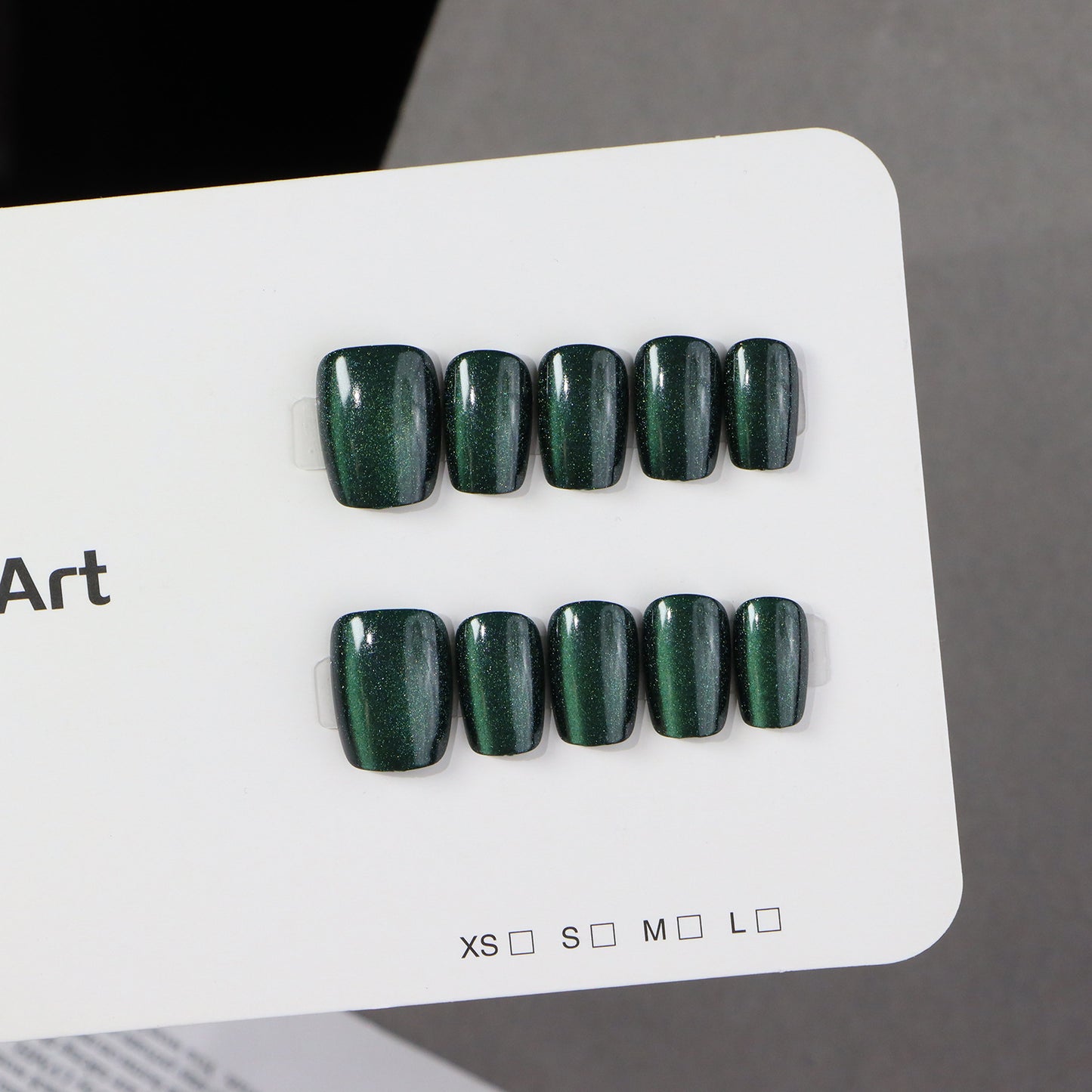 Elegante Schimmernde Press-On Nagelkunst Brehn