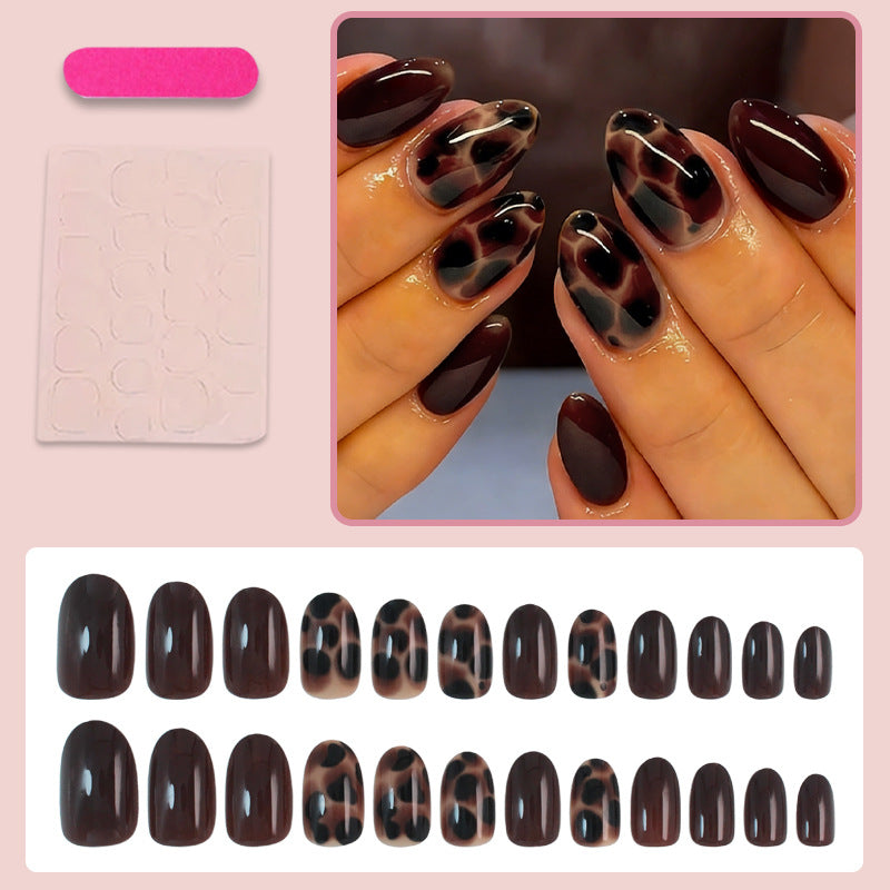 Kunstnagelset mit elegantem, modernem Leopardenmuster Brehn