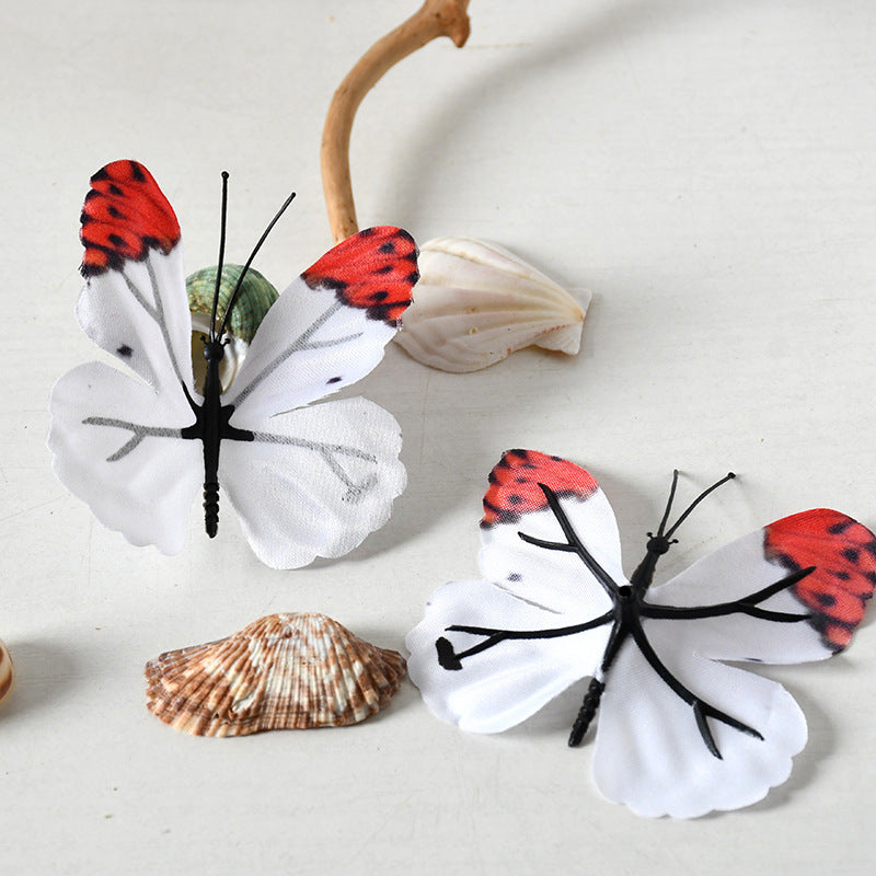 Blumenverzierter Haarschmuck