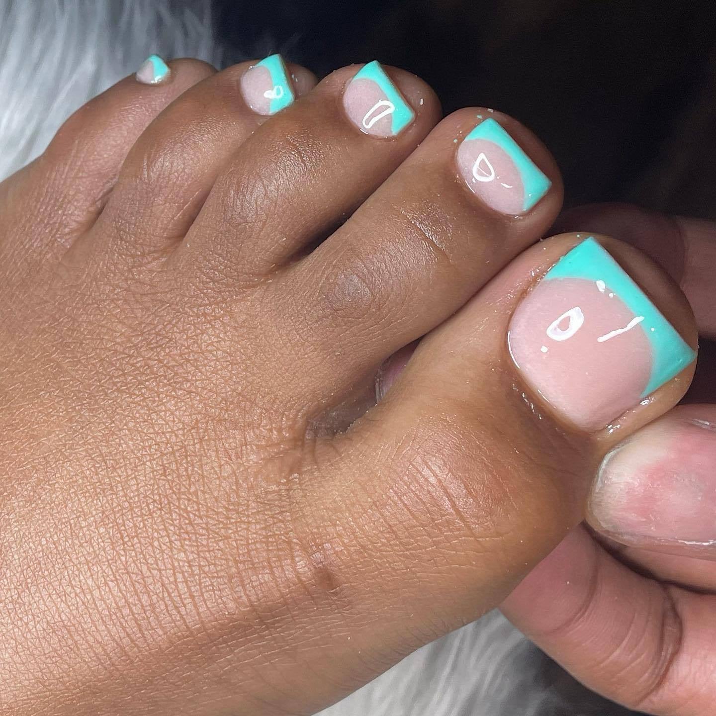 Fußnagelkunstset mit stilvollen Pastell-Designs Brehn