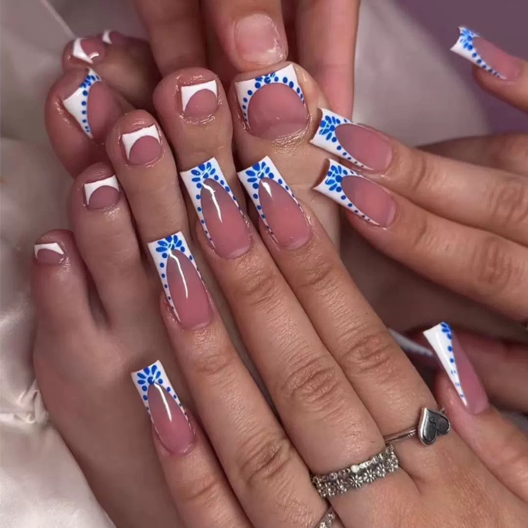 Künstlerisches französisches Spitzen-Nageldesign Brehn