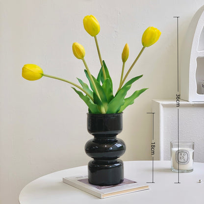 Dekorativer künstlicher Tulpenstrauß