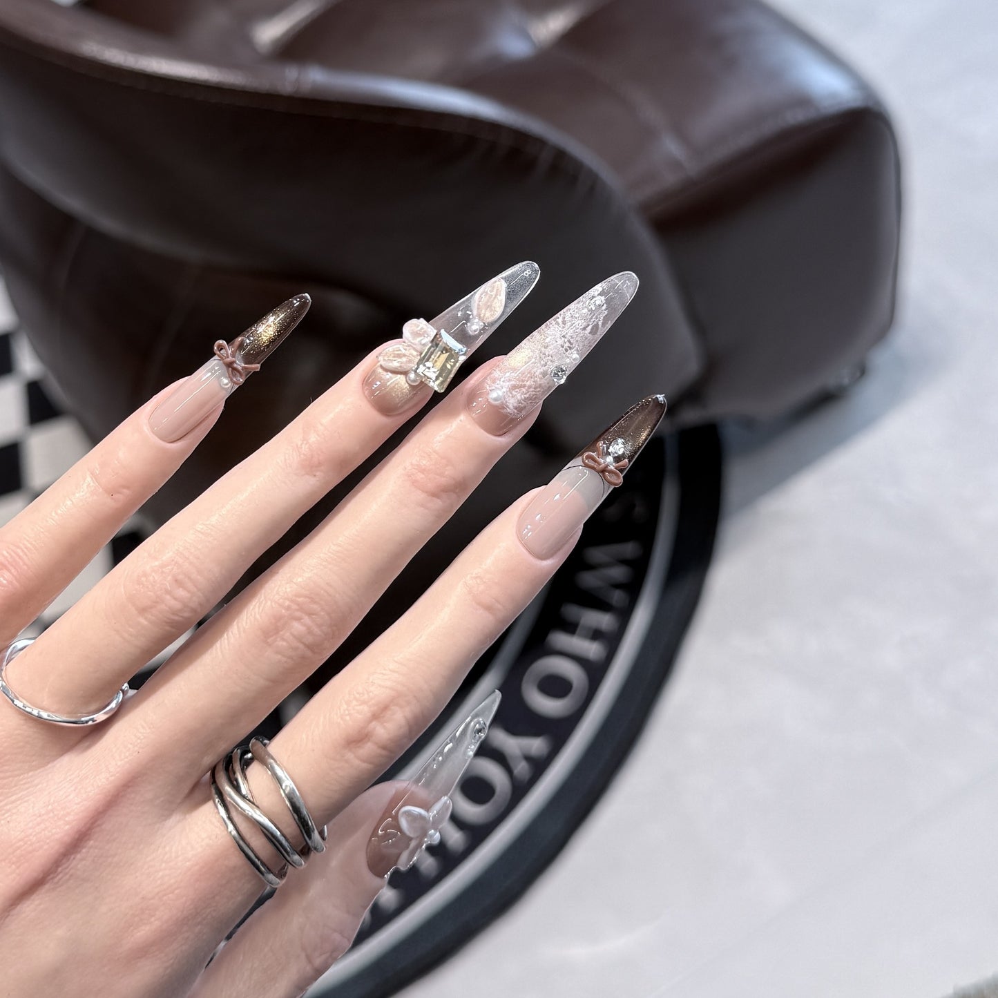 Glamouröse Künstlerische Press-On Nagelverlängerungen Brehn