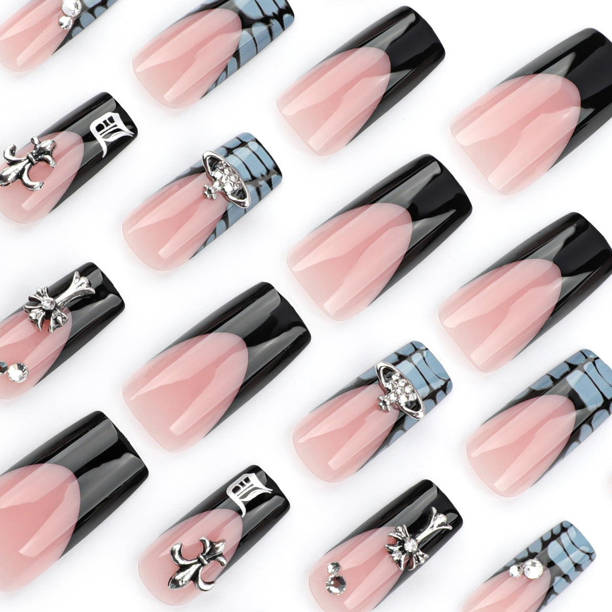 Glamouröses Kunstnagel-Set mit kunstvollen Verzierungen Brehn
