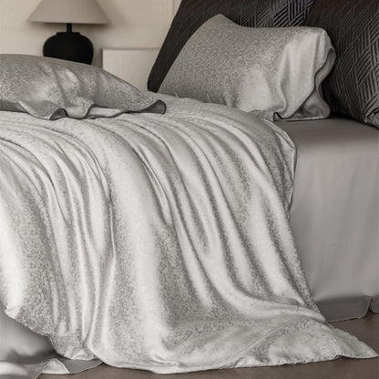 Luxuriöser Jacquard-Satin Bettwäsche Set mit gewelltem Piping