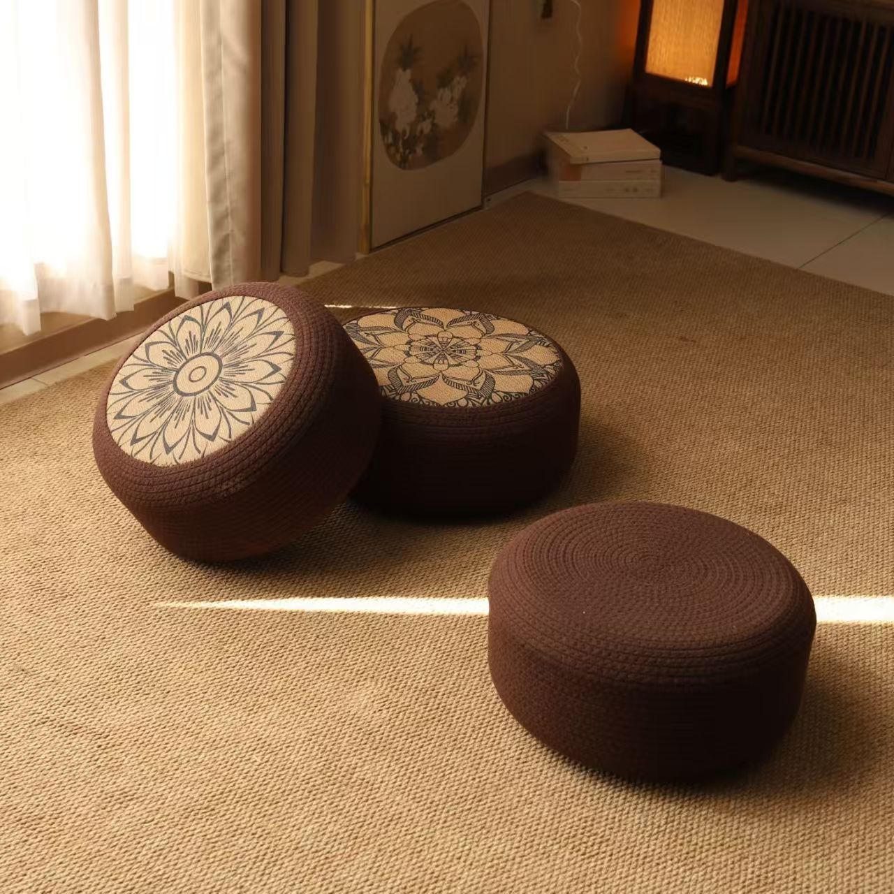 Dekorativer Sitzpuff mit Stilvollem Blumendesign Brehn