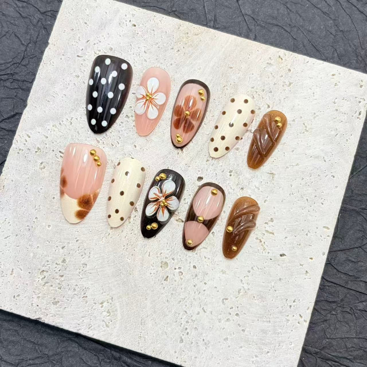 Floral Design Press-On Nail Art Brehn
