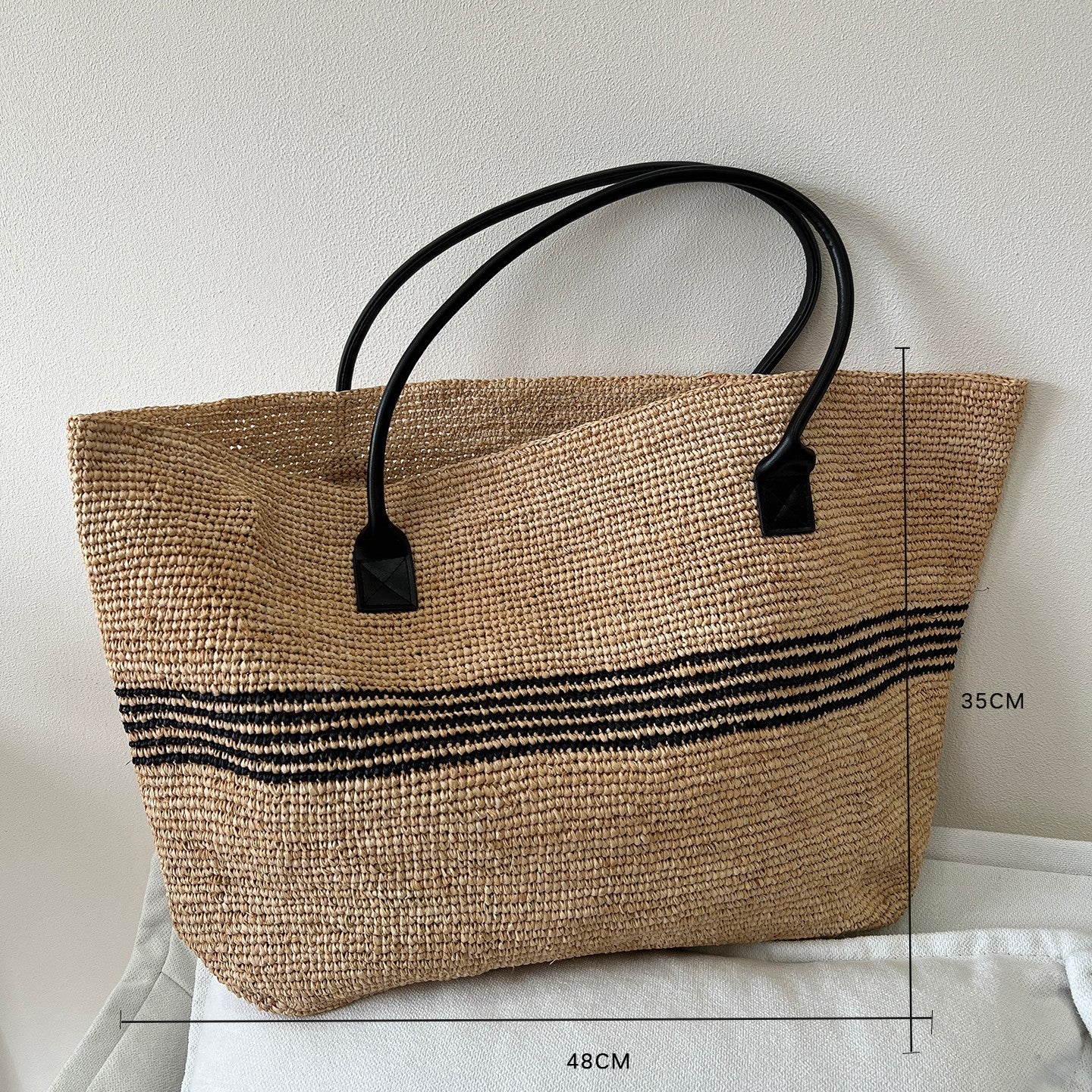 Handgefertigte Strohtasche mit Modischem Streifenmuster Brehn