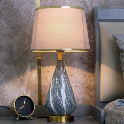 Elegante Marmorfuß Nachttischlampe