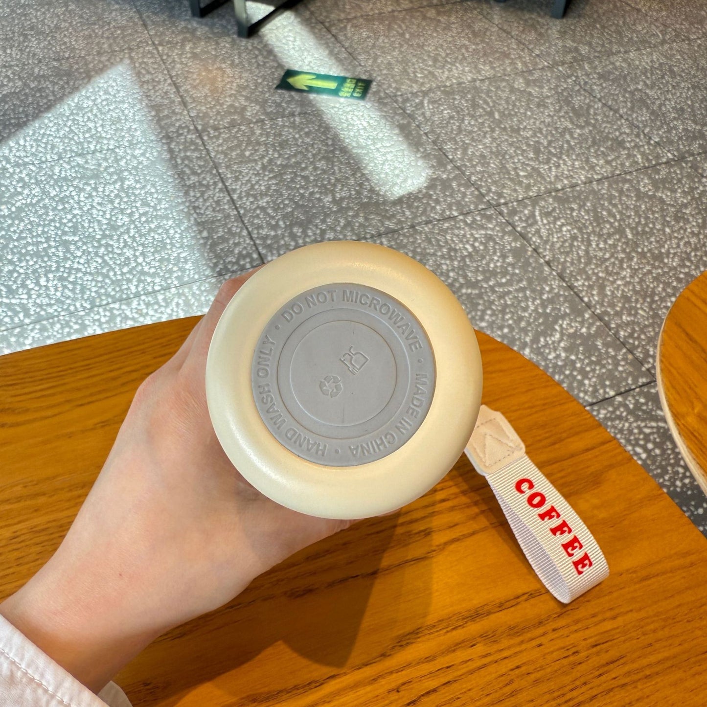 Damen isolierter Kaffeebecher mit praktischer Halteschlaufe Brehn