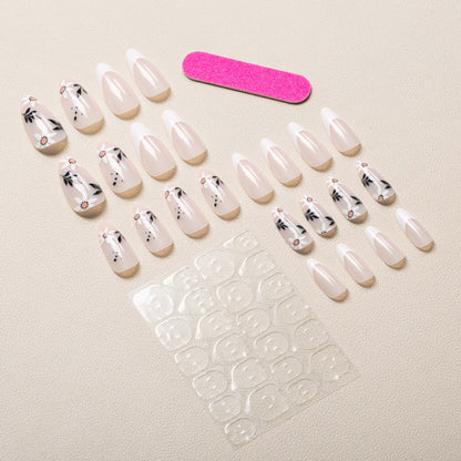 Stylische florale Nagelkunst