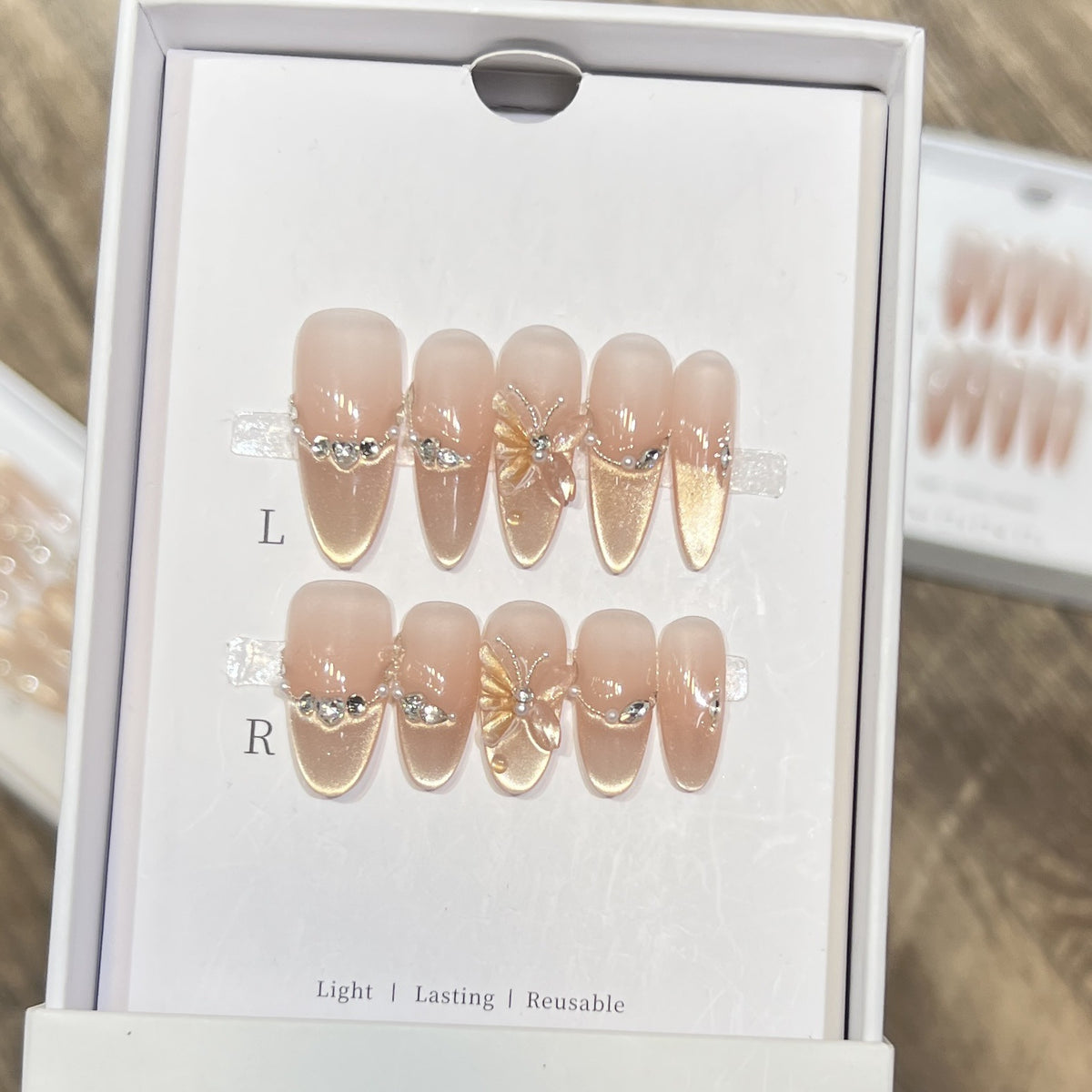 Elegante Schmetterling-Akzent Druck-Nagel-Set Brehn