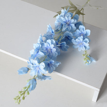 Dekorativer Kunstblumenstrauß