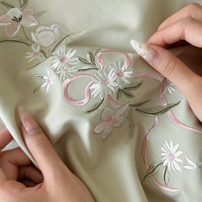 Elegantes Satin-Mischgewebe Besticktes Bettbezug-Set mit Falten-Akzent-Kissenbezügen