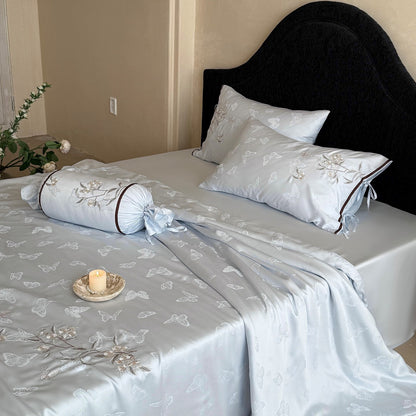 Leichtes Jacquard-Satin-Bettwäsche-Set mit besticktem Schmetterlingsmotiv und Dekorrolle Brehn