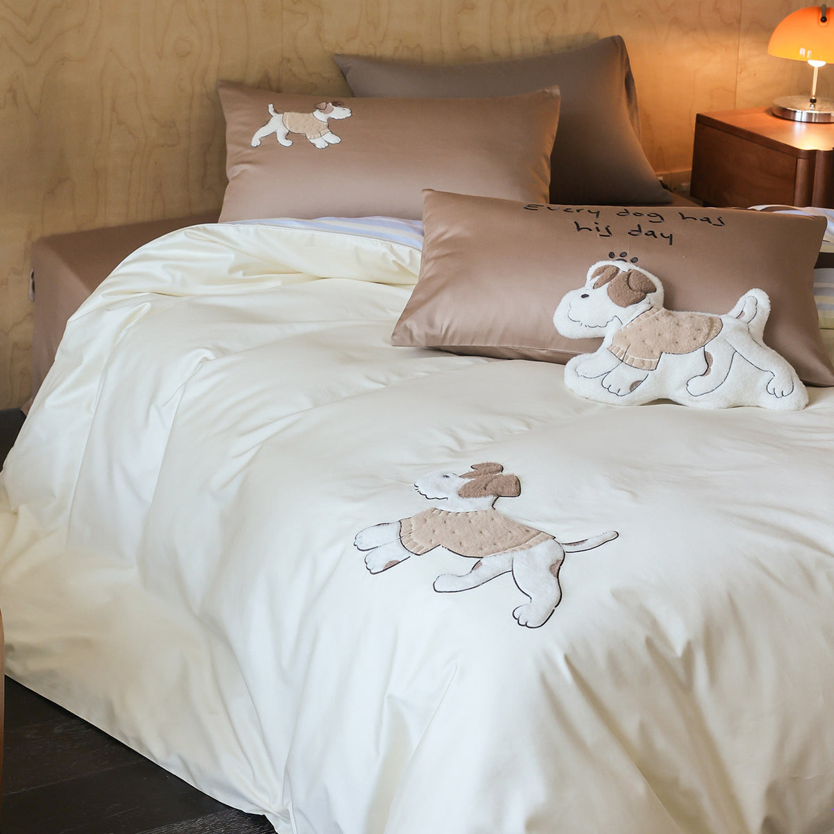 Bestickte Hund-Applikation Baumwolle Bettwäsche Set mit Wendbarem Gestreiftem Panel & Kissenbezügen