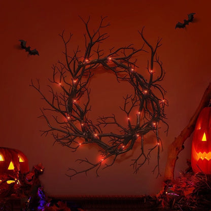 Halloween-Dekokranz aus künstlichen Zweigen mit natürlicher Astoptik