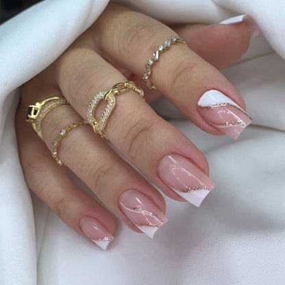Elegante Stiletto Press-On Nagelkunst mit Strass-Akzenten Brehn