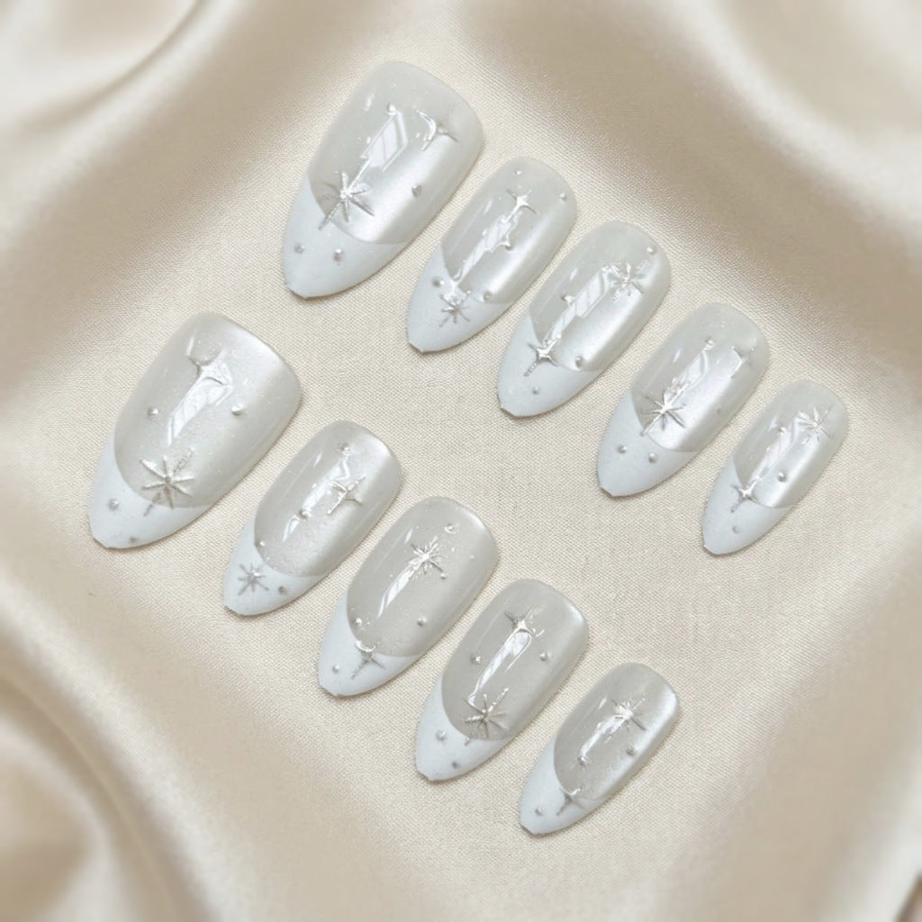 Elegante Press-On Nagelkunst