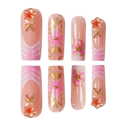 Dekoratives florales Nagelkunstdesign Brehn