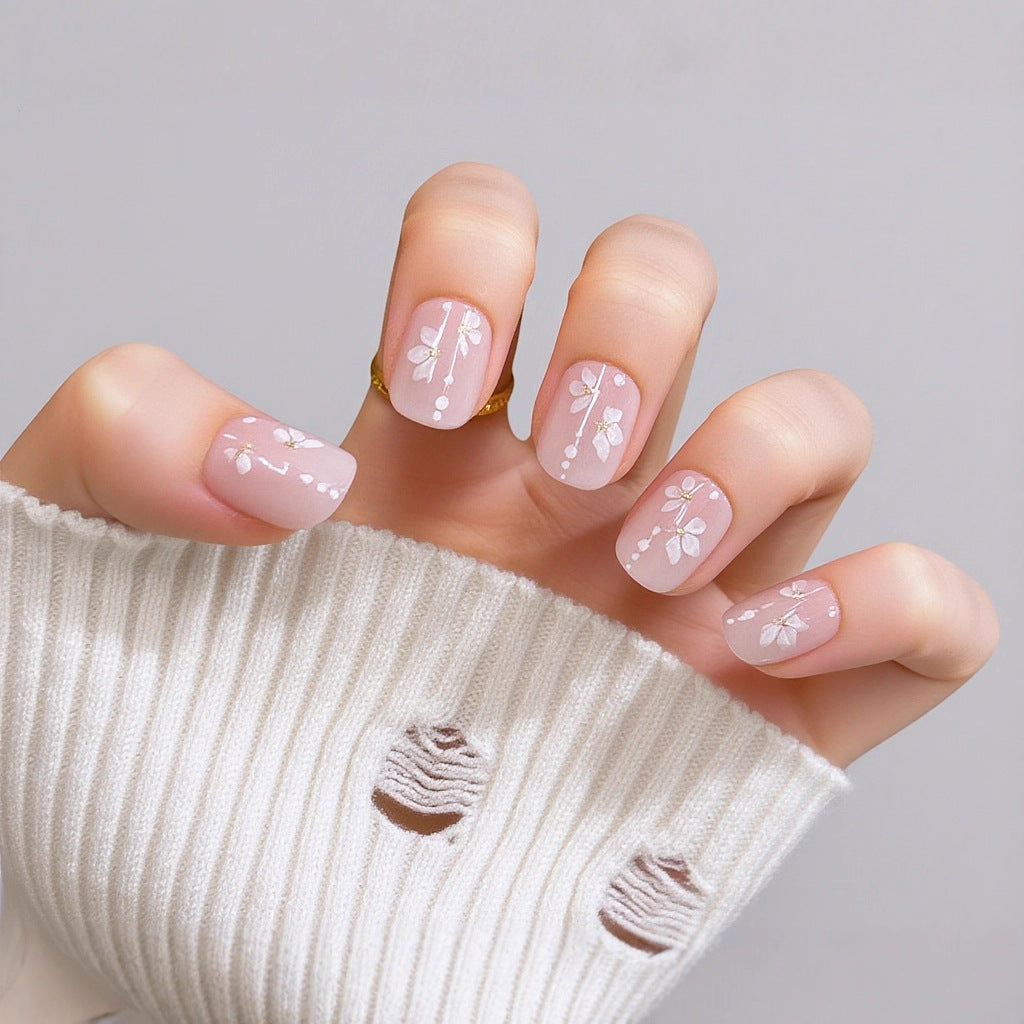 Kunstnägel mit Elegantem Floralen Design Brehn