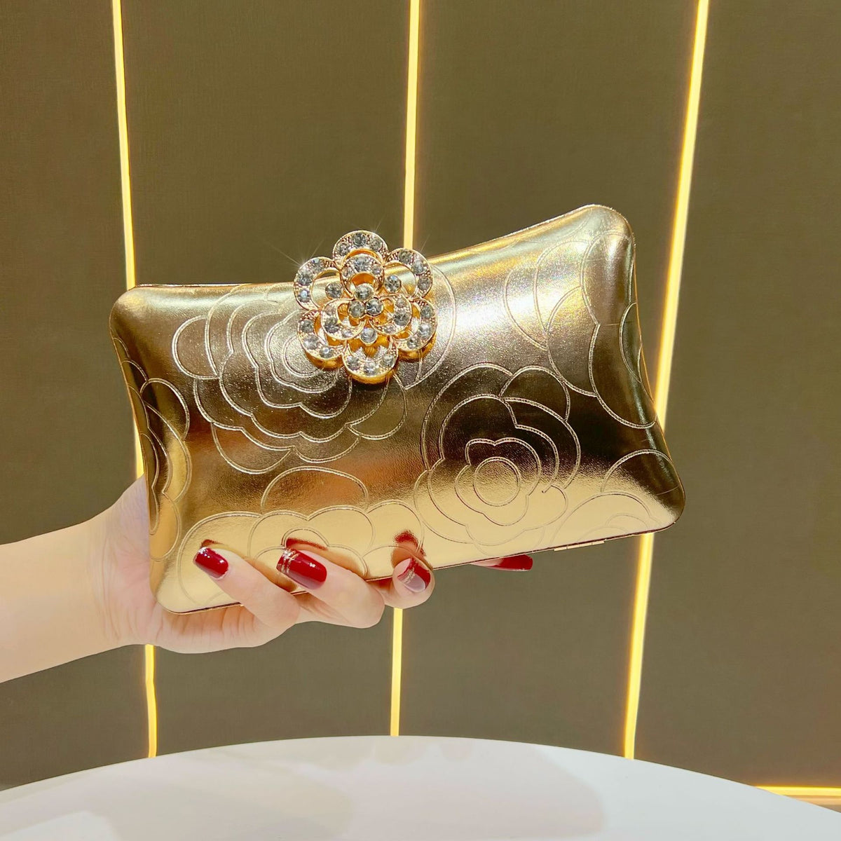 Elegante floral verzierte Abend Clutch