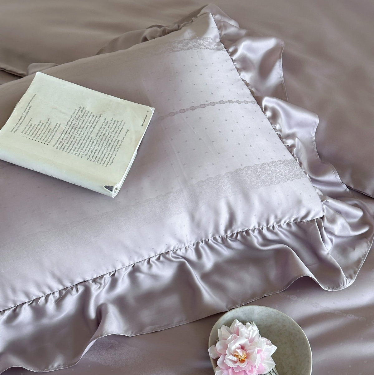 Rüsch Satin-Feeling Bettbezug Set mit Rüschensaum und Kissenbezügen