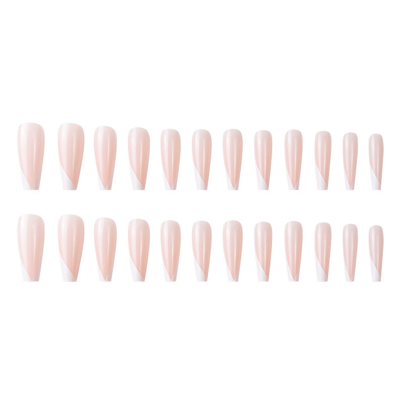 Elegante glänzende Stiletto-Nagelerweiterungen Brehn