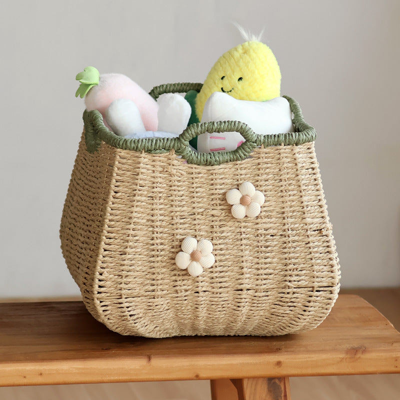 Handgefertigter Korb mit Blumenapplikation Brehn