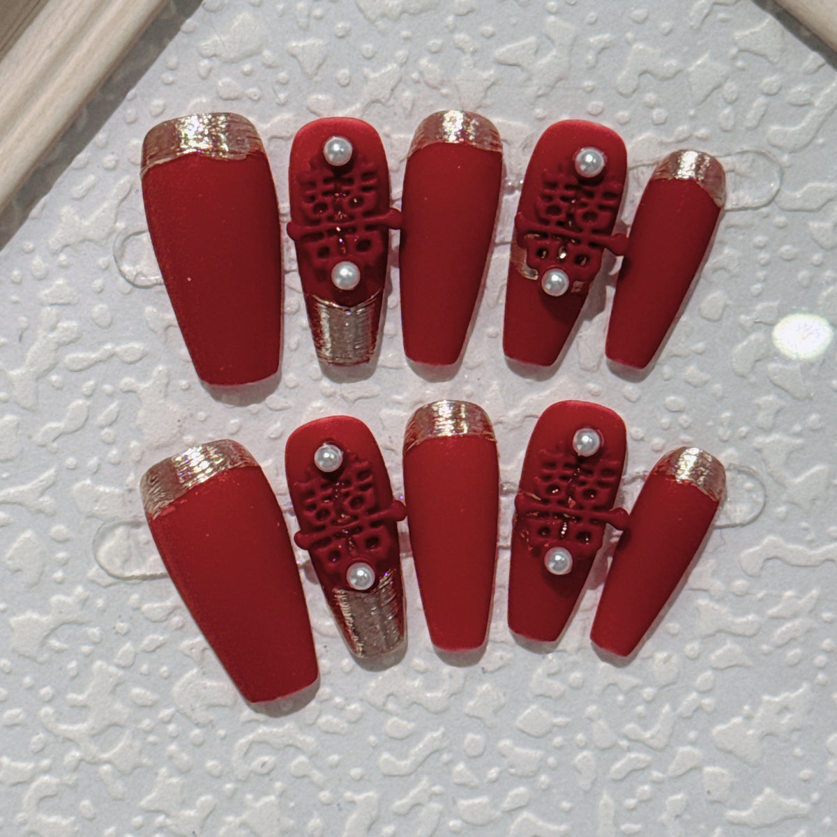 Elegantes mit Strass verziertes Press-On-Nagelset
