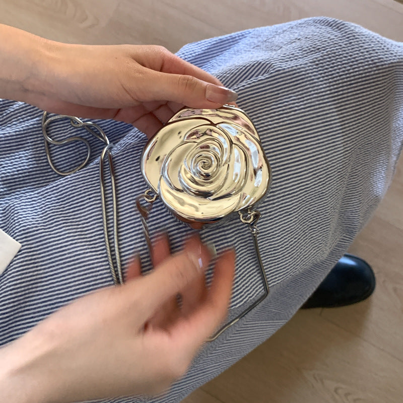 Elegantly Crafted Rose-Shaped Crossbody Bag Brehn