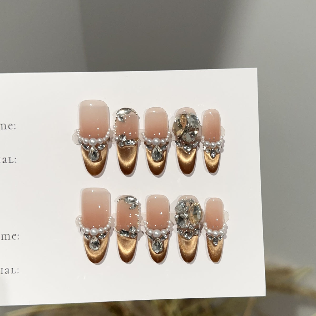 Elegantes Press-On-Nagelkunst-Set