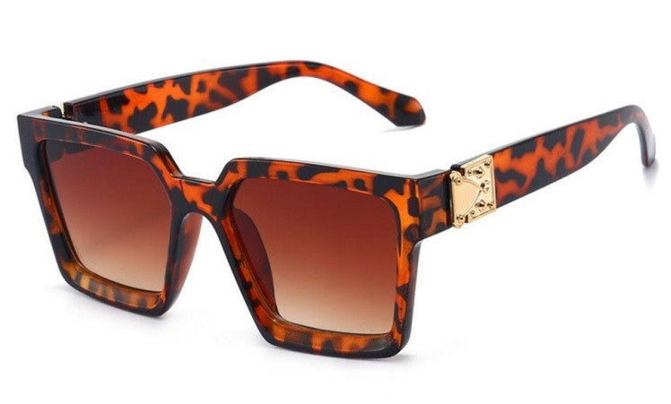Damen stilvolle quadratische Sonnenbrille mit goldenen Akzenten Brehn